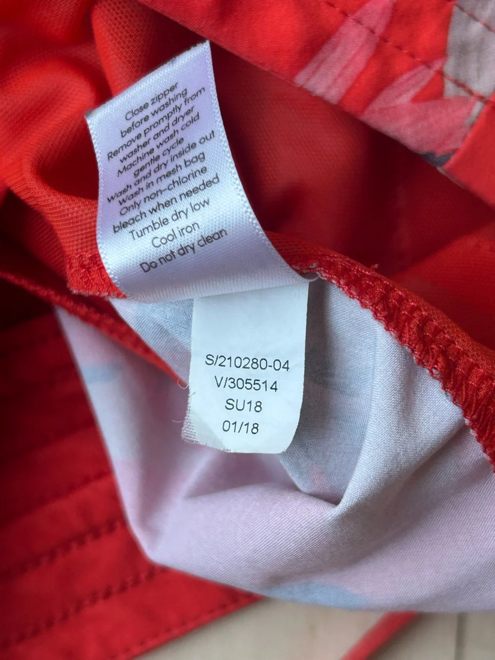 Athleta Women’s Coral Red Tropical Hudson Floral Board Swim Shorts Size 8